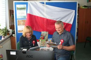 "Nad Niemnem" E.Orzeszkowej czytają Pani Aneta Przybyłowicz i Pan Ernest Pidzik - fot.1