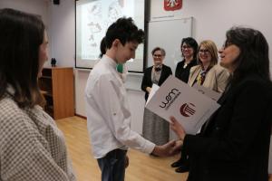 Wręczenie dyplomów i nagród laureatom - fot. 2