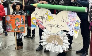 Transparent konkursowy promujący czytanie - fot. 2