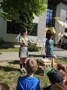 06 Prowadzace podczas wspolnej zabawy ruchowej